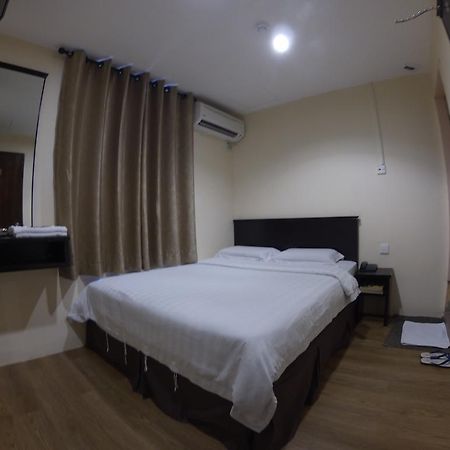 Hotel Kinabalu Кота Кинабалу Стая снимка